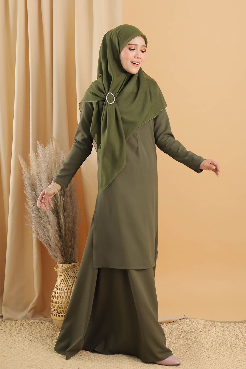 Match colour olive green